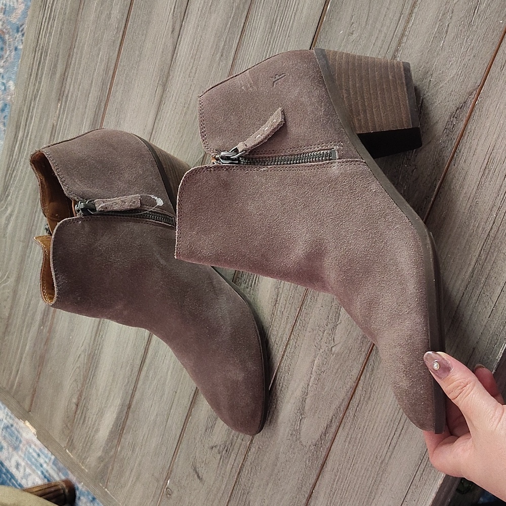 New Frye Women's Suede Ankle Boots In Taupe Size 9.5 - Picture 7 of 13